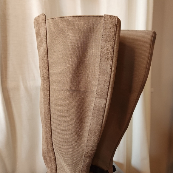 7 Wide Calf Torrid Tan Heeled Knee Boots - Picture 4 of 5